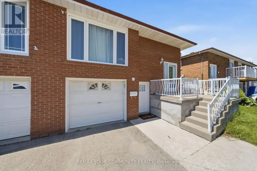 Upper - 36 Roseville Drive, Brampton (Brampton South)